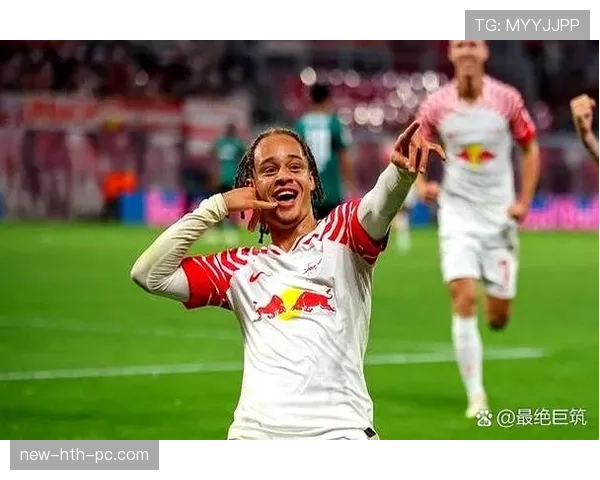 哈维·西蒙斯回归巴黎圣日耳曼后的表现为何稳健且值得关注？