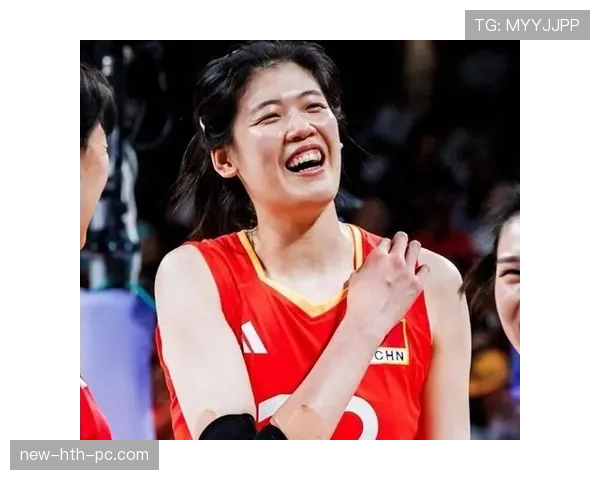 李盈莹训练完竟然还拎着那个包，比我三个月工资还贵，我这是看错了吗