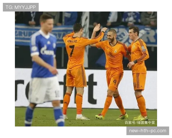 本泽马如何通过牵制与策应创造空间：进攻支点价值解析